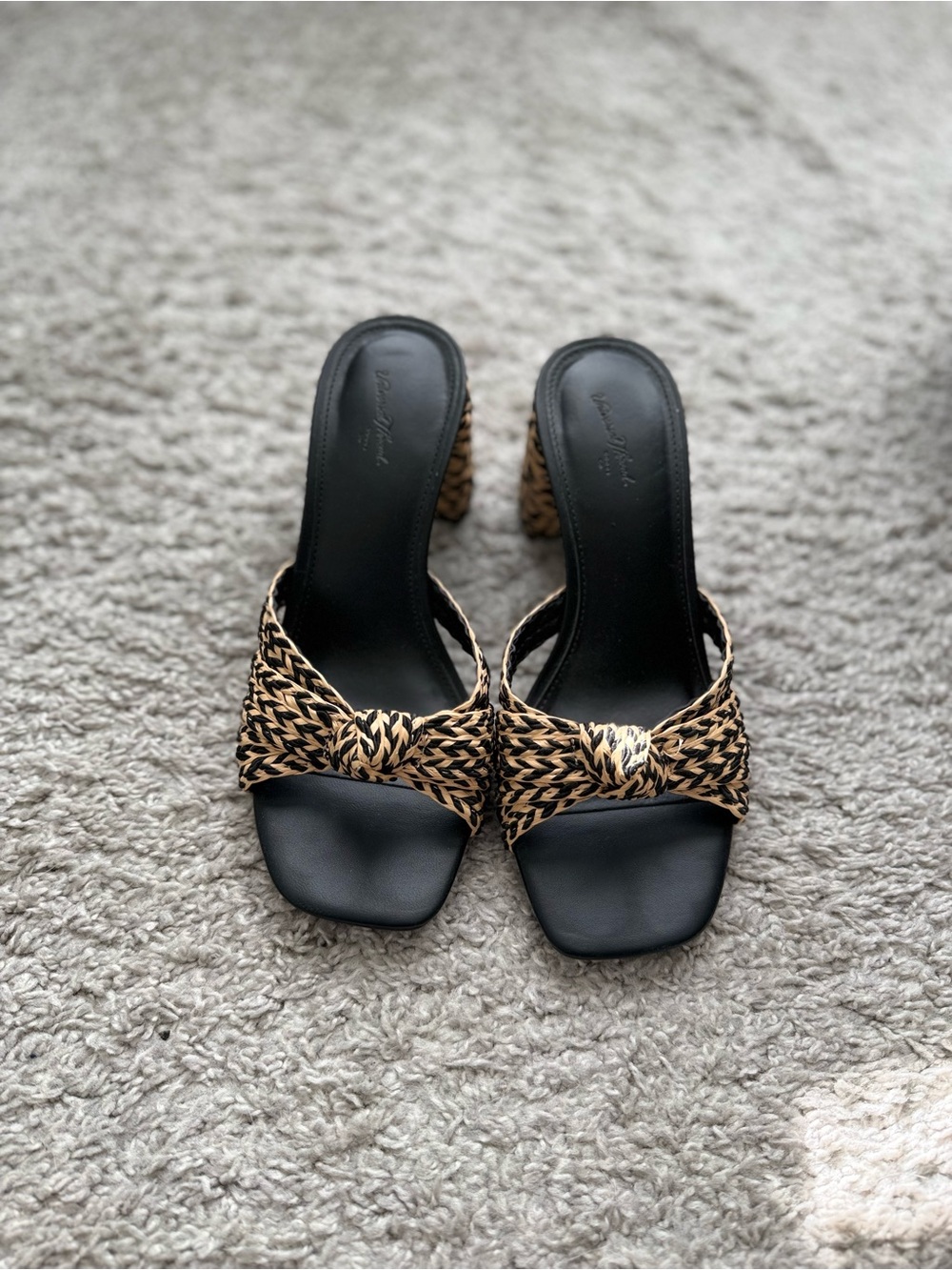 Universal Thread Knot Heels
